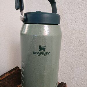 STANLEY THE ICE FLOW FLIP STRAW JUG 64OZ-NEW